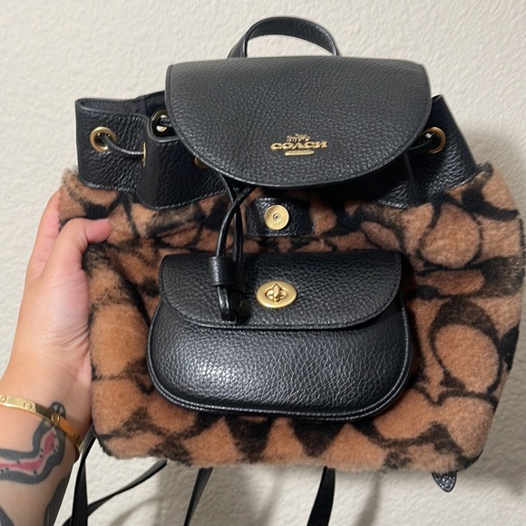 Coach X Jennifer Lopez Pennie Backpack 22 In Signature Shearling - Picture 2 of 7